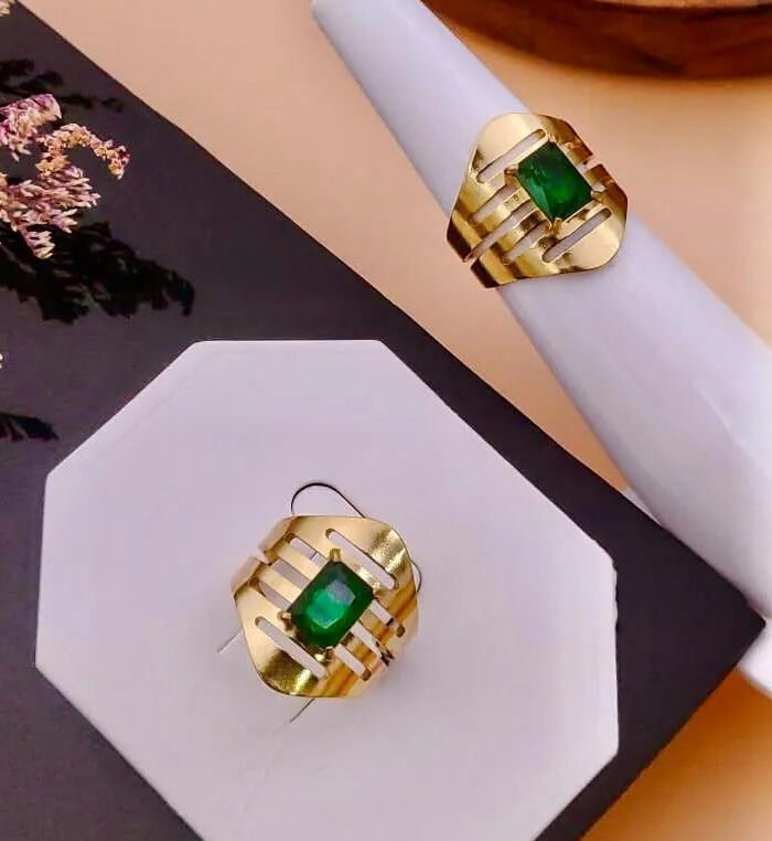Golden Grid Emerald Anti-Tarnish Ring