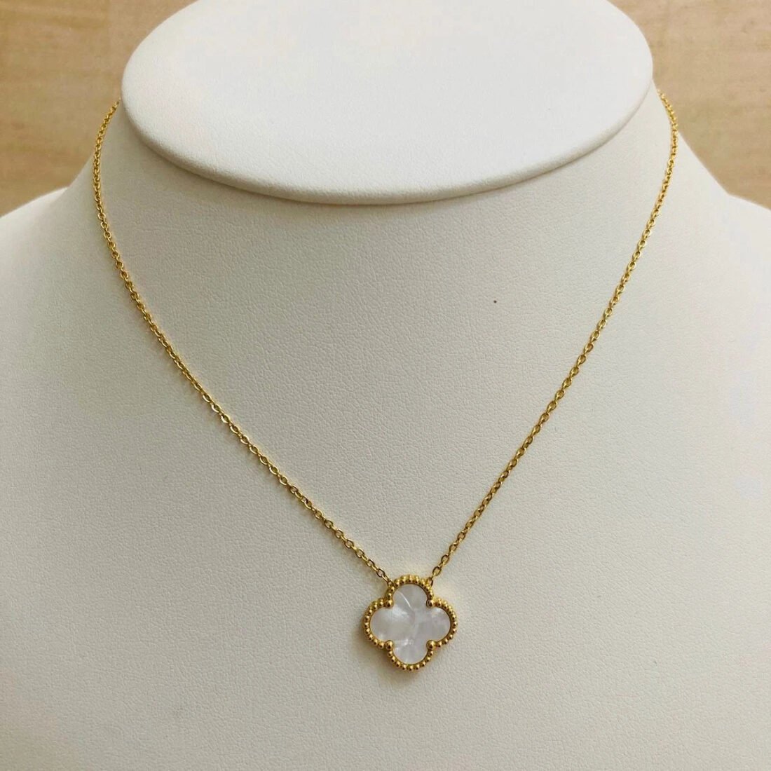 Lunara Clover Mother-of-Pearl Pendant Necklace
