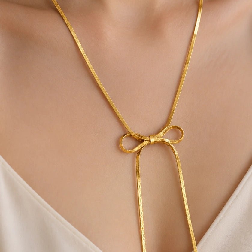 Veloura Bow Gold Necklace