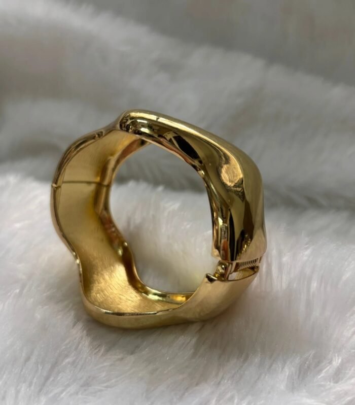 Auric Wave Matt Kada