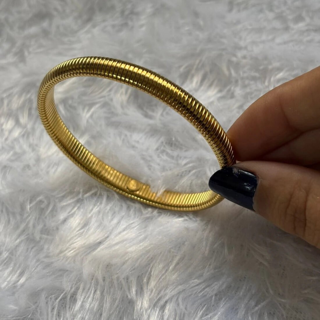 Solara Ribbed Gold Kada