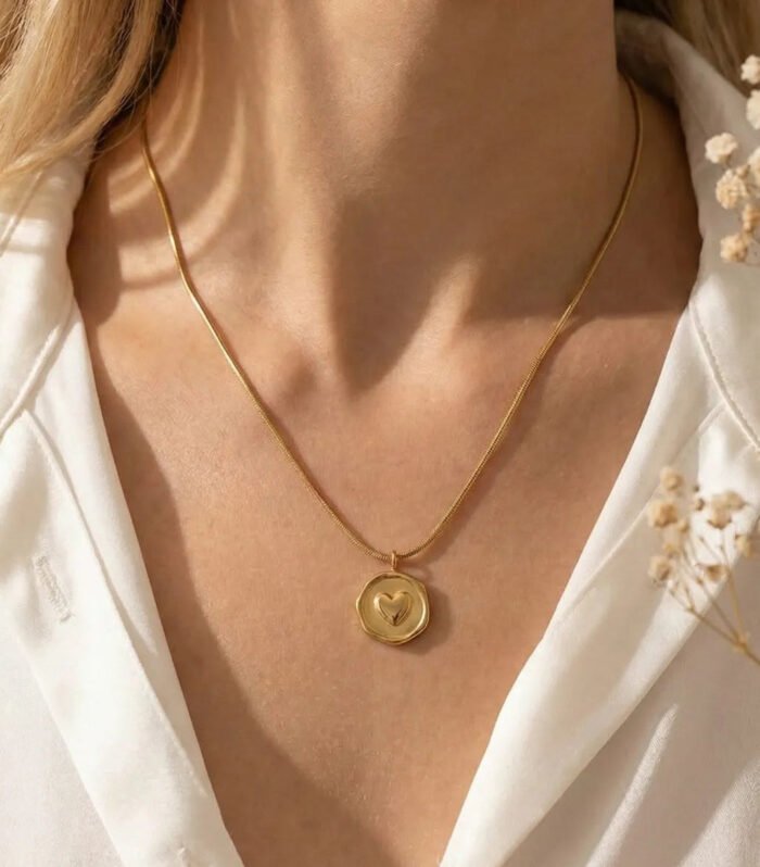 Antitarnish Heart Medallion Necklace