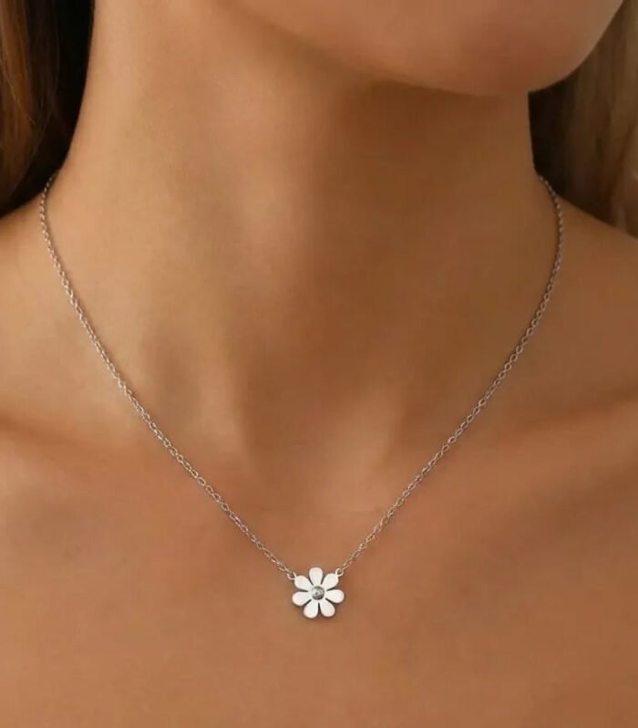 Flower Pendant Necklace