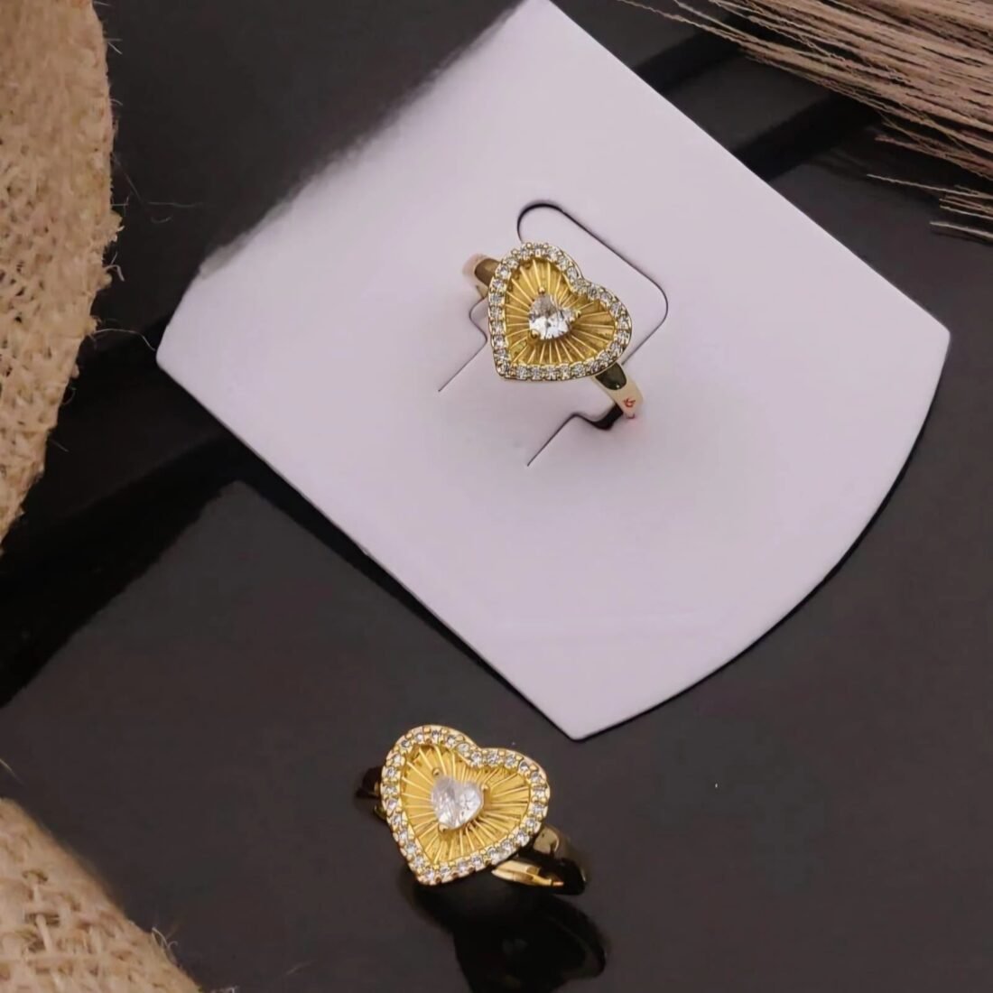 Amor Radiance Heart Crystal Gold Ring