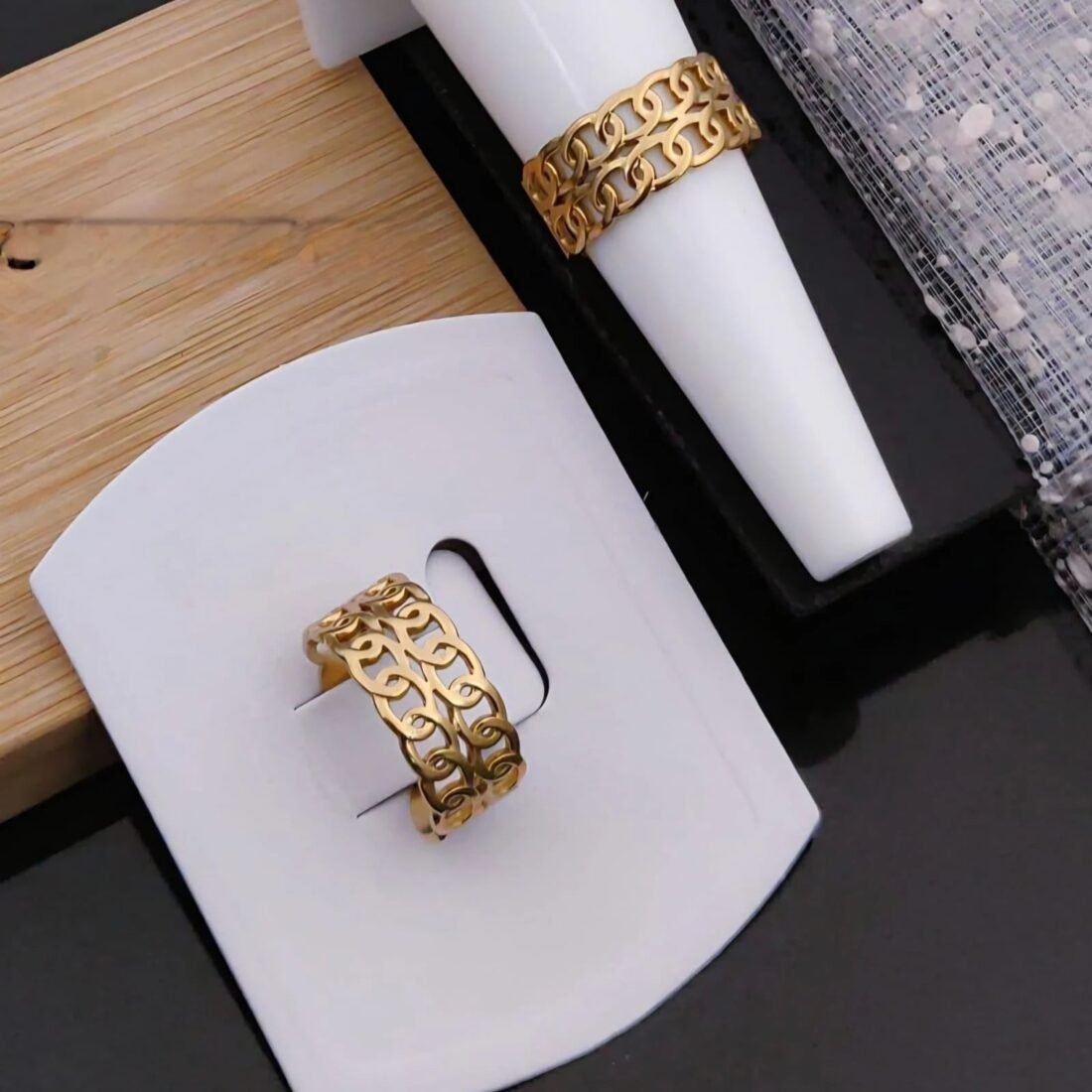 Arabesque Scroll Gold Band Ring