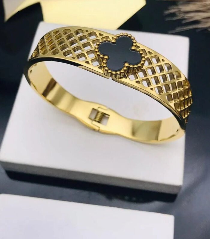 Black Floral Lattice Gold Kada