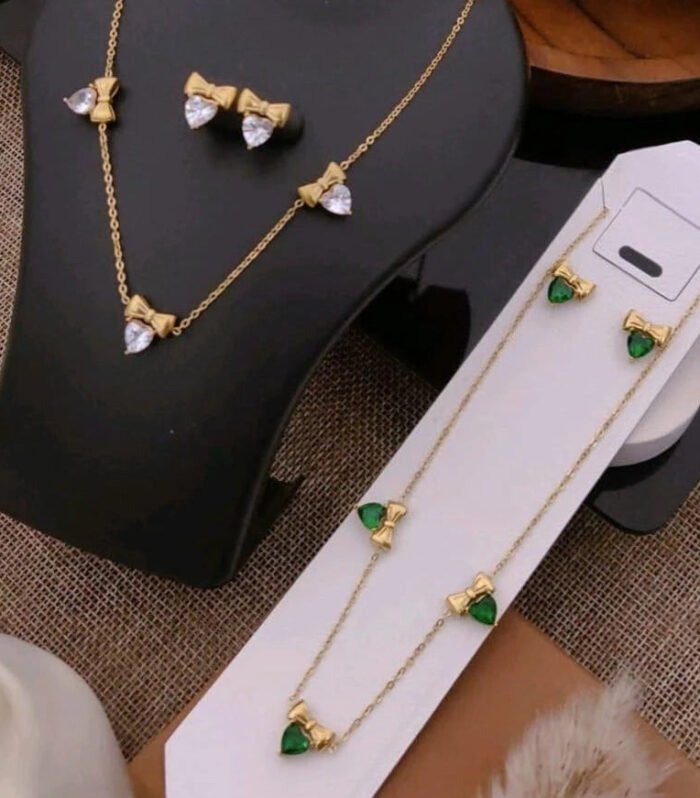 Emerald Bow Heart Elegance Necklace & Earrings Set