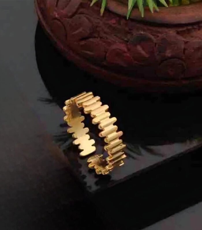 Lunara Ribbed Gold Cuff Ring