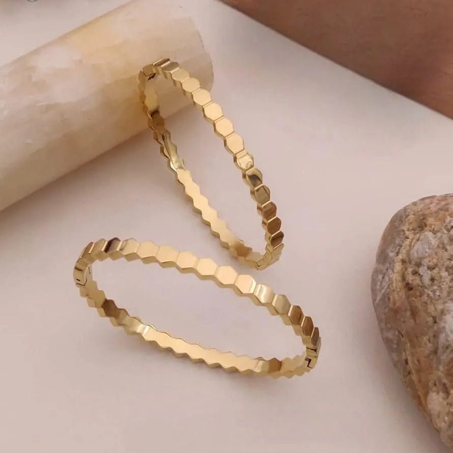 Gold Hexagon kada