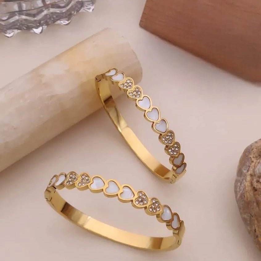 Heart-Shaped Design kada