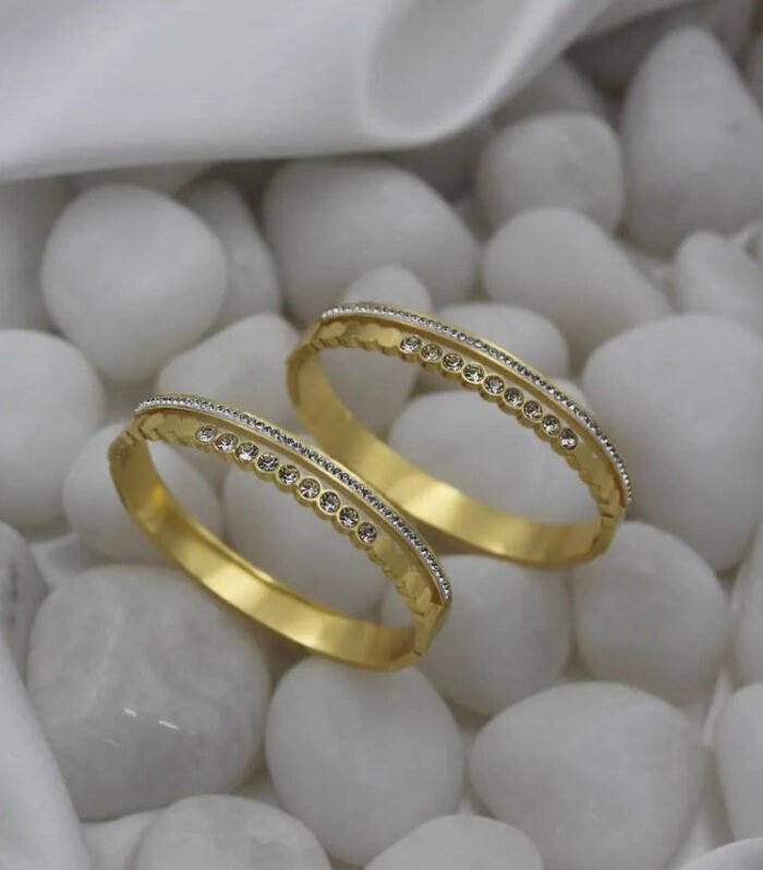 Chic Design Gold Kada