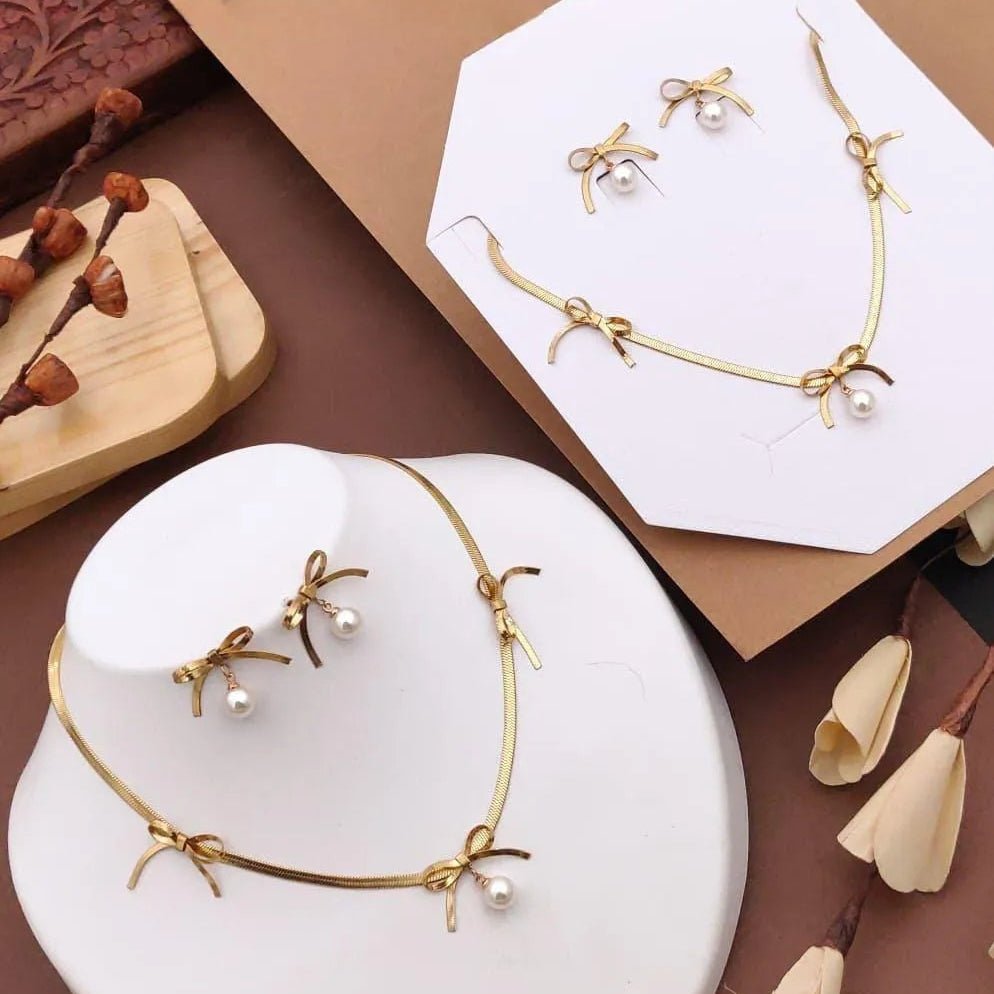 Golden Bow Pearl Choker Necklace Set