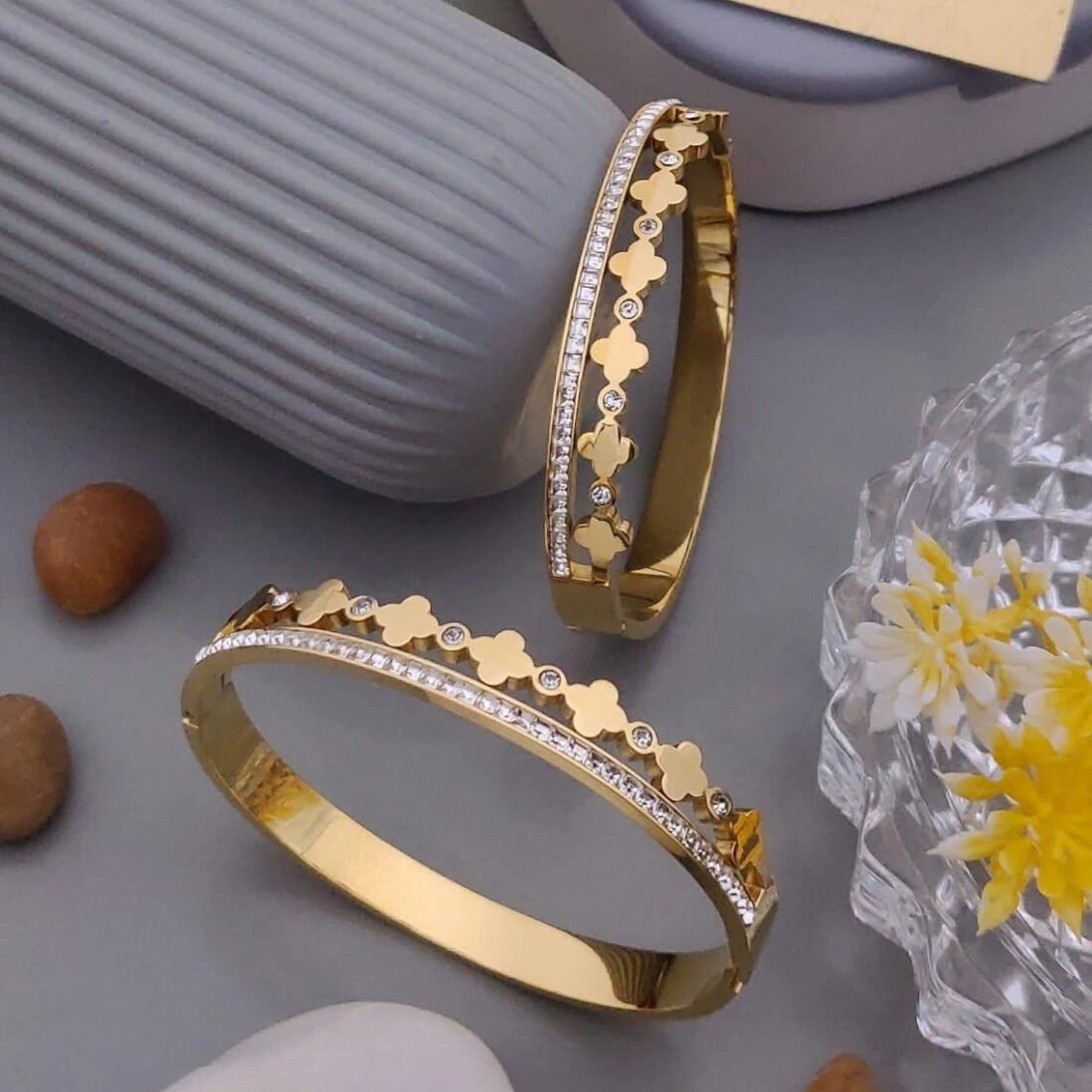 Crystal Clover Luxe Kada