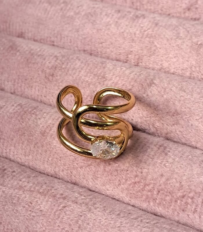 Elegant Swirl Oval Diamond Ring