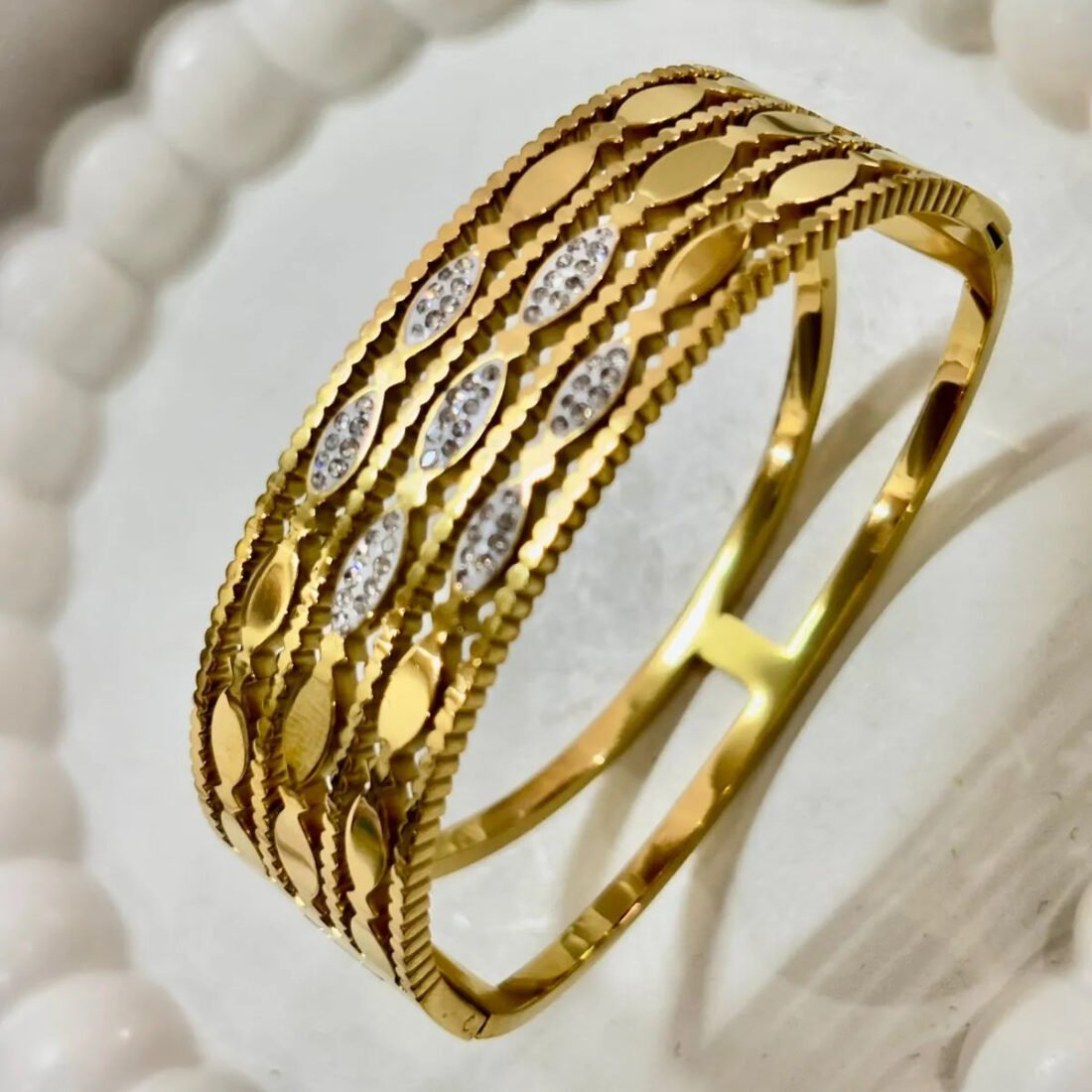 Luxurious Engraved Gold Kada