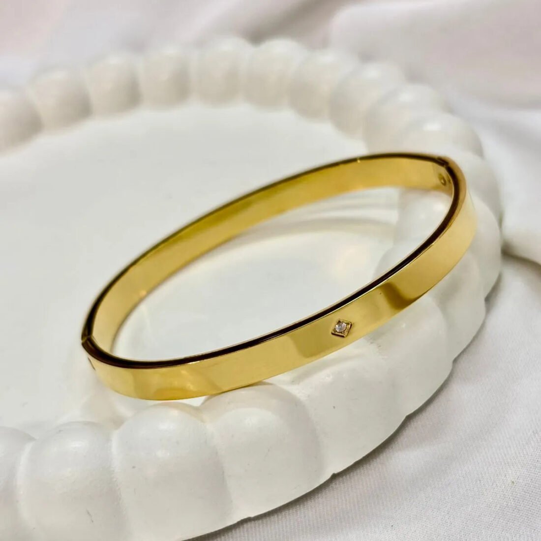 Sleek Gold Diamond Kada