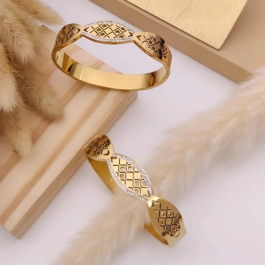 Virella Wave Gold Kada