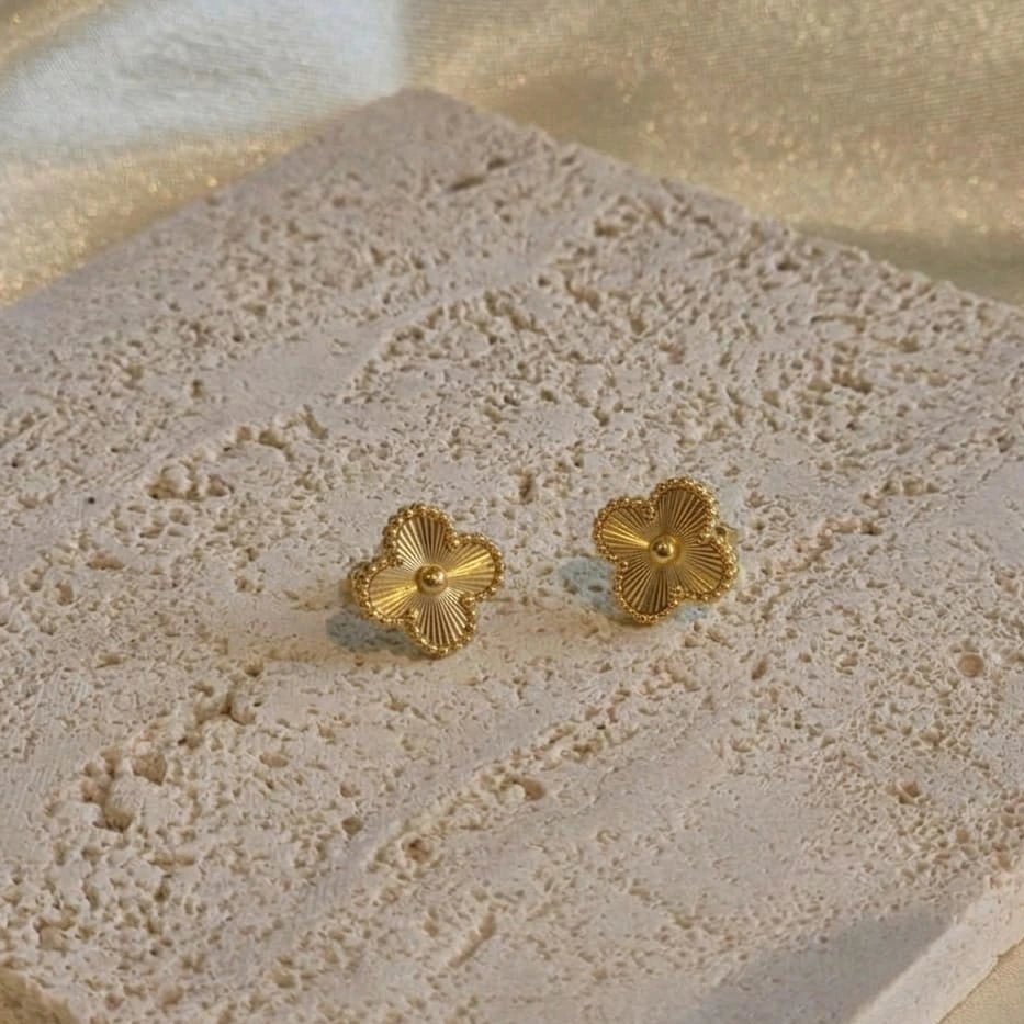 Golden Bloom Clover Earrings (Mini)