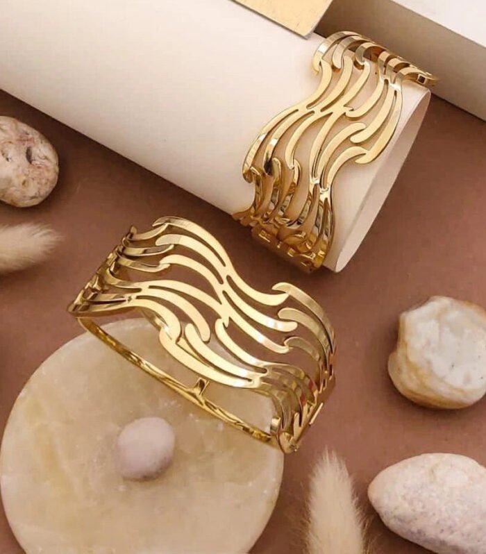 Golden Wave Elegance Kada