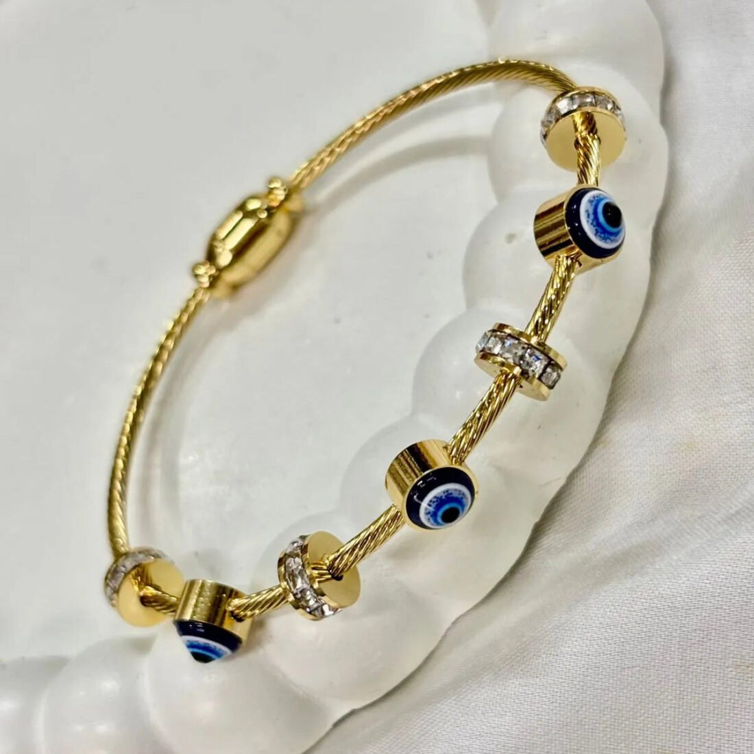 Golden Eyes Diamond Kada