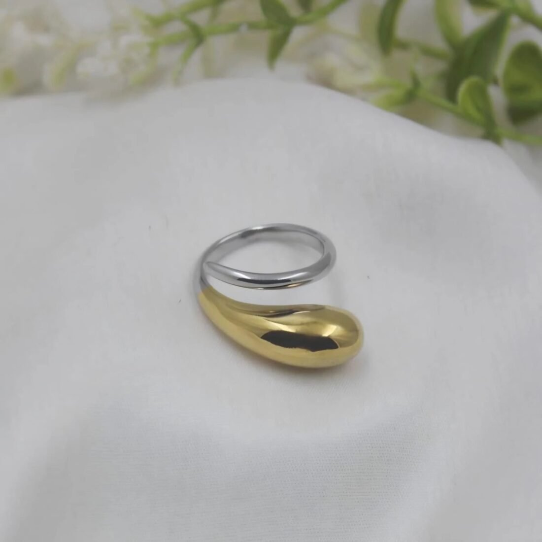 Luna Flow Two-Tone Sculpted Ring
