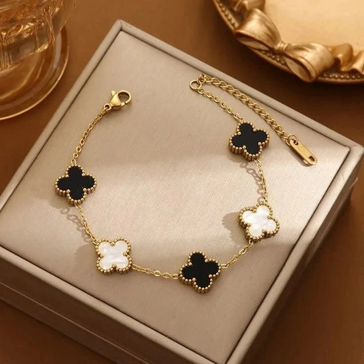 Midnight Clover Elegance Bracelet
