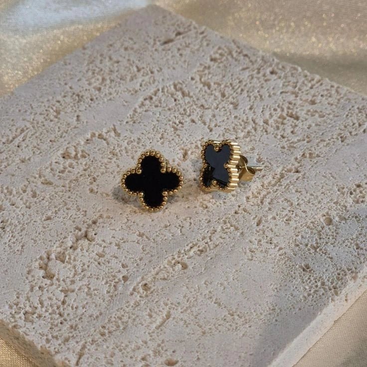 Midnight Clover Stud Earrings(Mini)