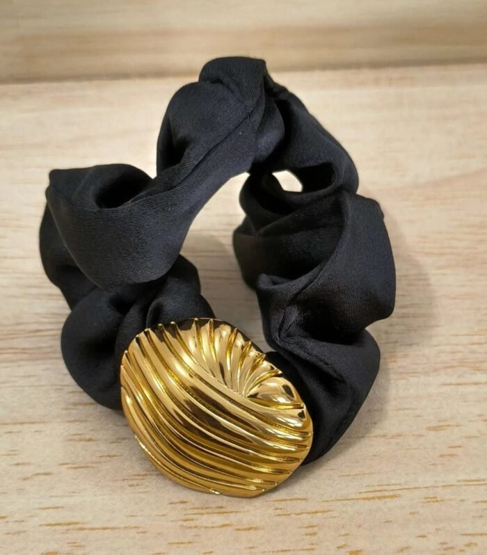Veloura Gold Shell Hair Band