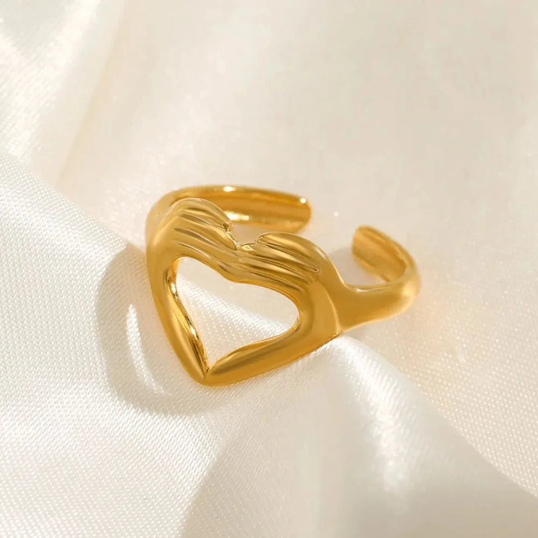 Amora Open Heart Gold Ring