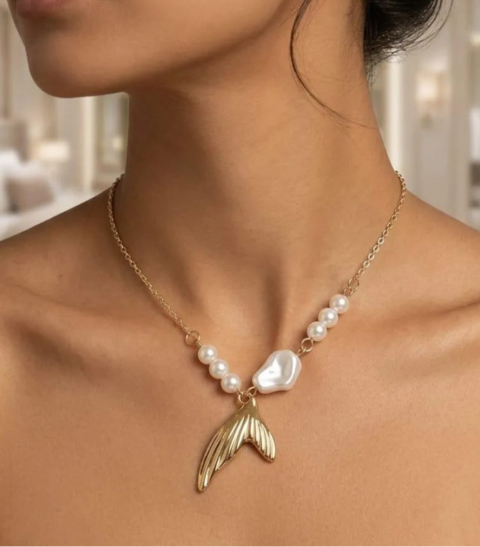 Pearl Mermaid Tail Necklace