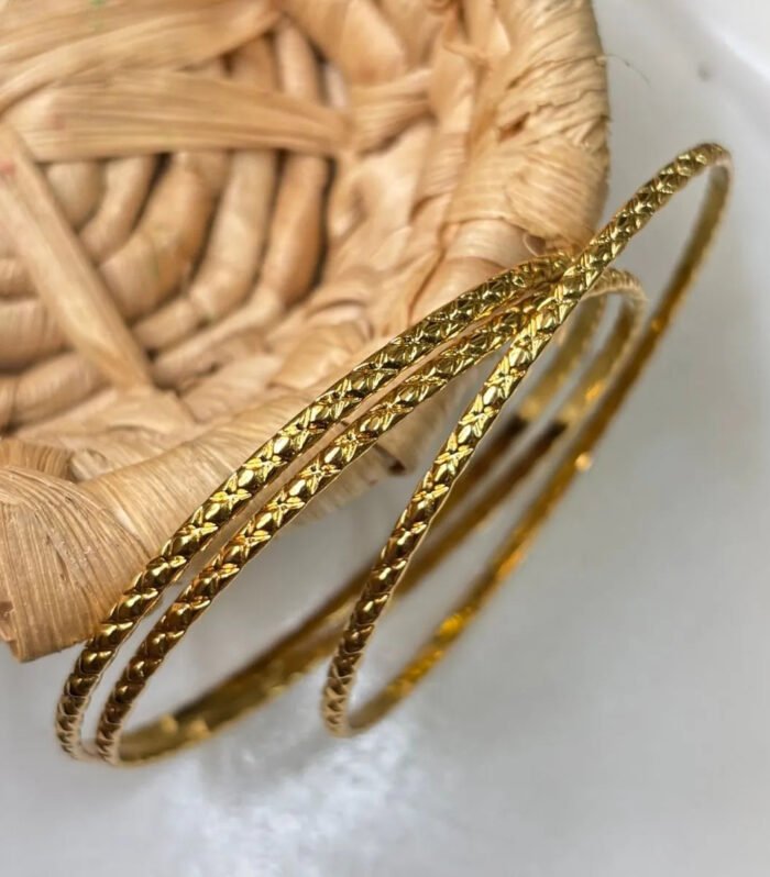 Royal Texture Gold Bangles (3SET)