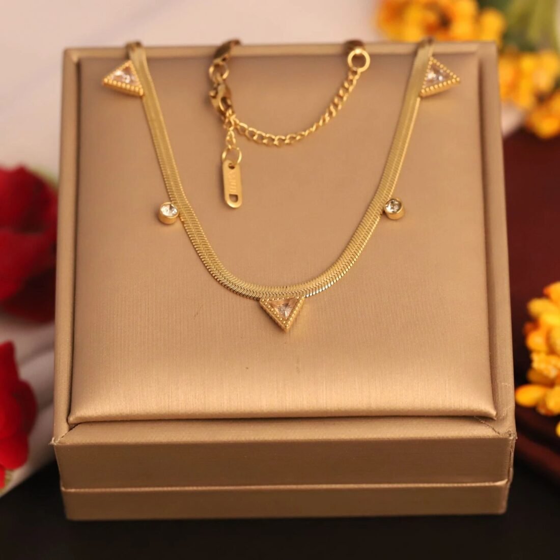 Royal Triangle Glow Tanmaniya