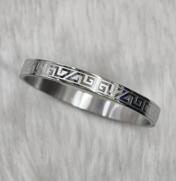 Aegis Greek Key Kada