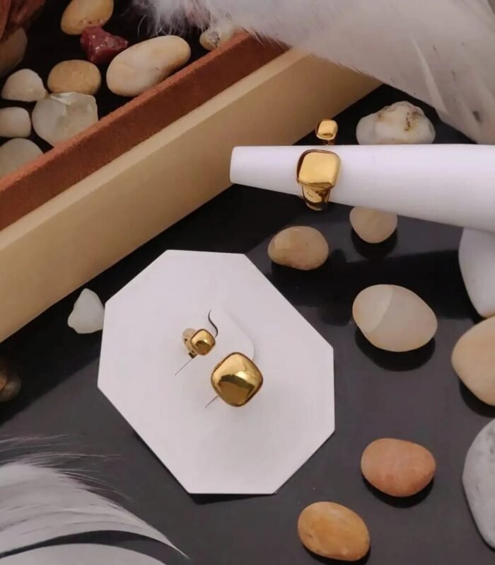 Solis Square Polished Gold Ring