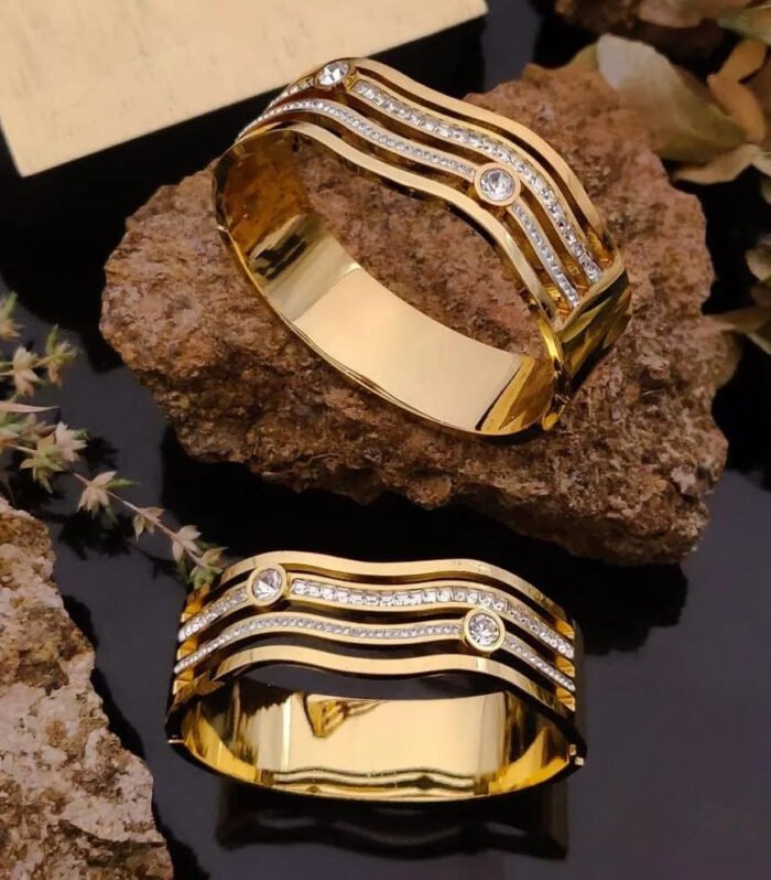 Wave Diamond Luxe Gold Kada