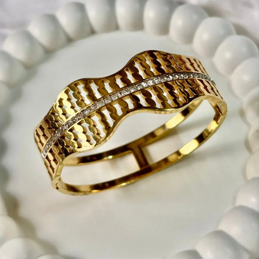 Wavy Gold Diamond Kada