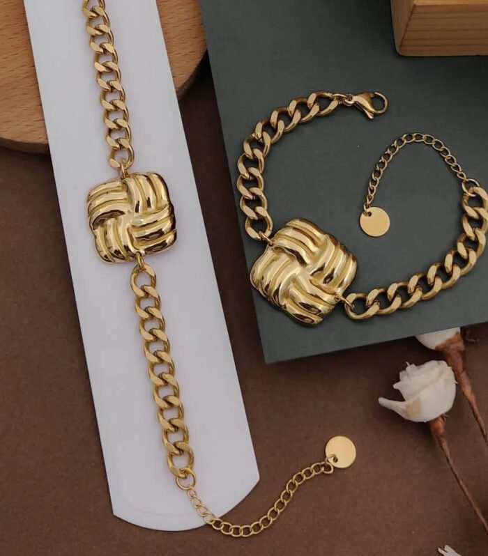 Luxe Knot Anti-Tarnish Bracelet