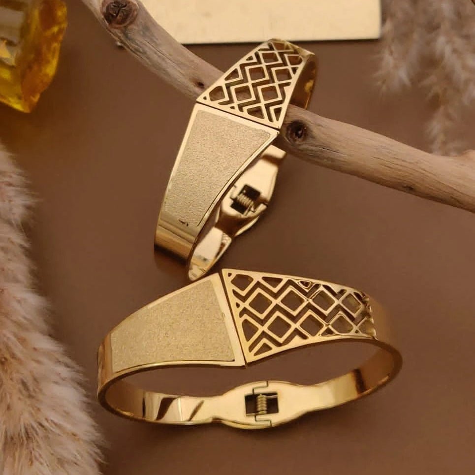 Zenora Facet Gold Kada